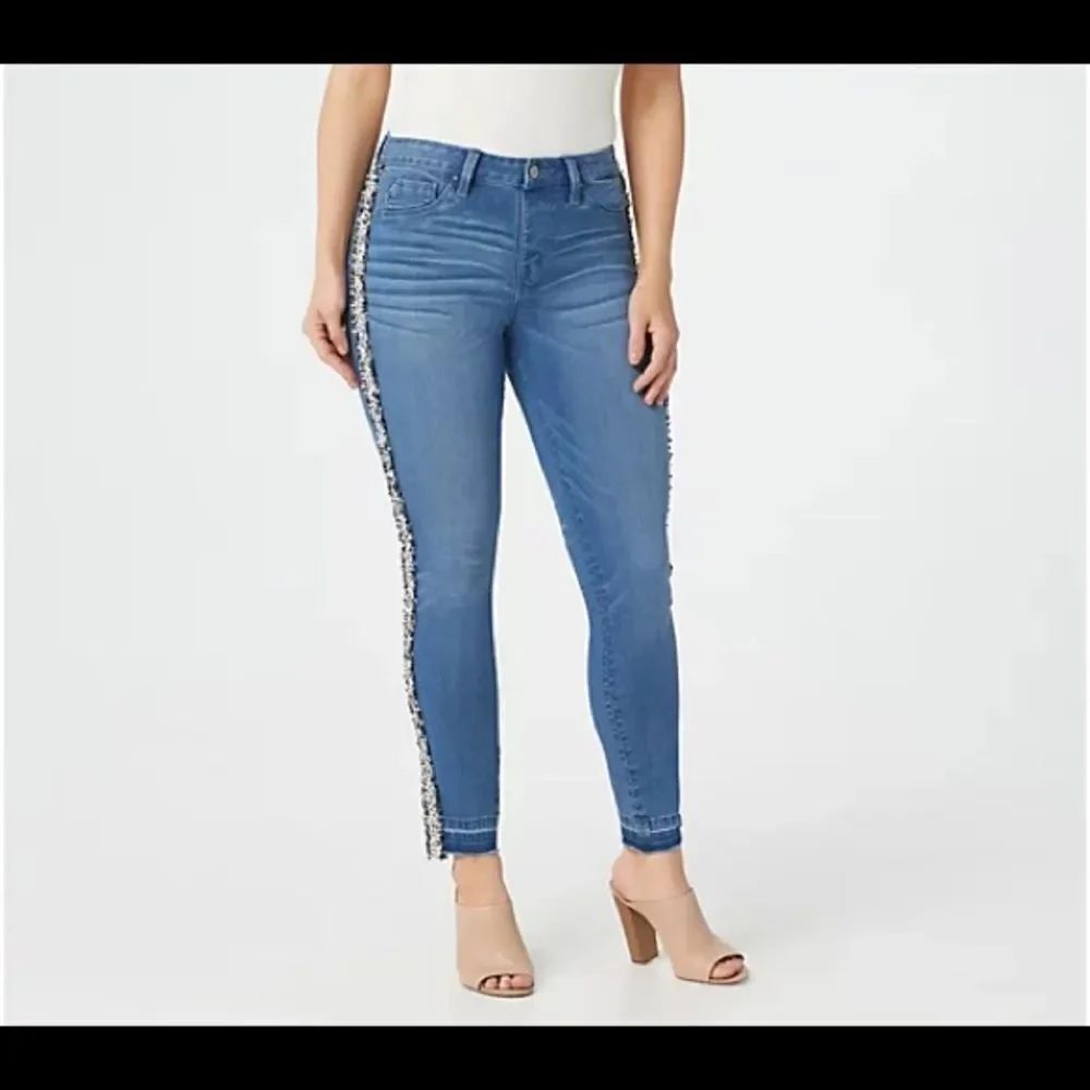 Bebe Laurie sequin bling NWT ankle jeans, size 31